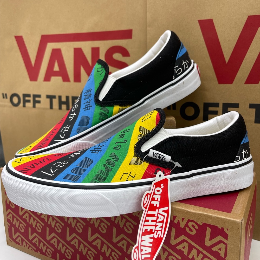 Vans Men’s Classic Slip-On (Vans
Spirit)Multi/True White Sneakers
VN0A4U38WK2 - Picture 10 of 16